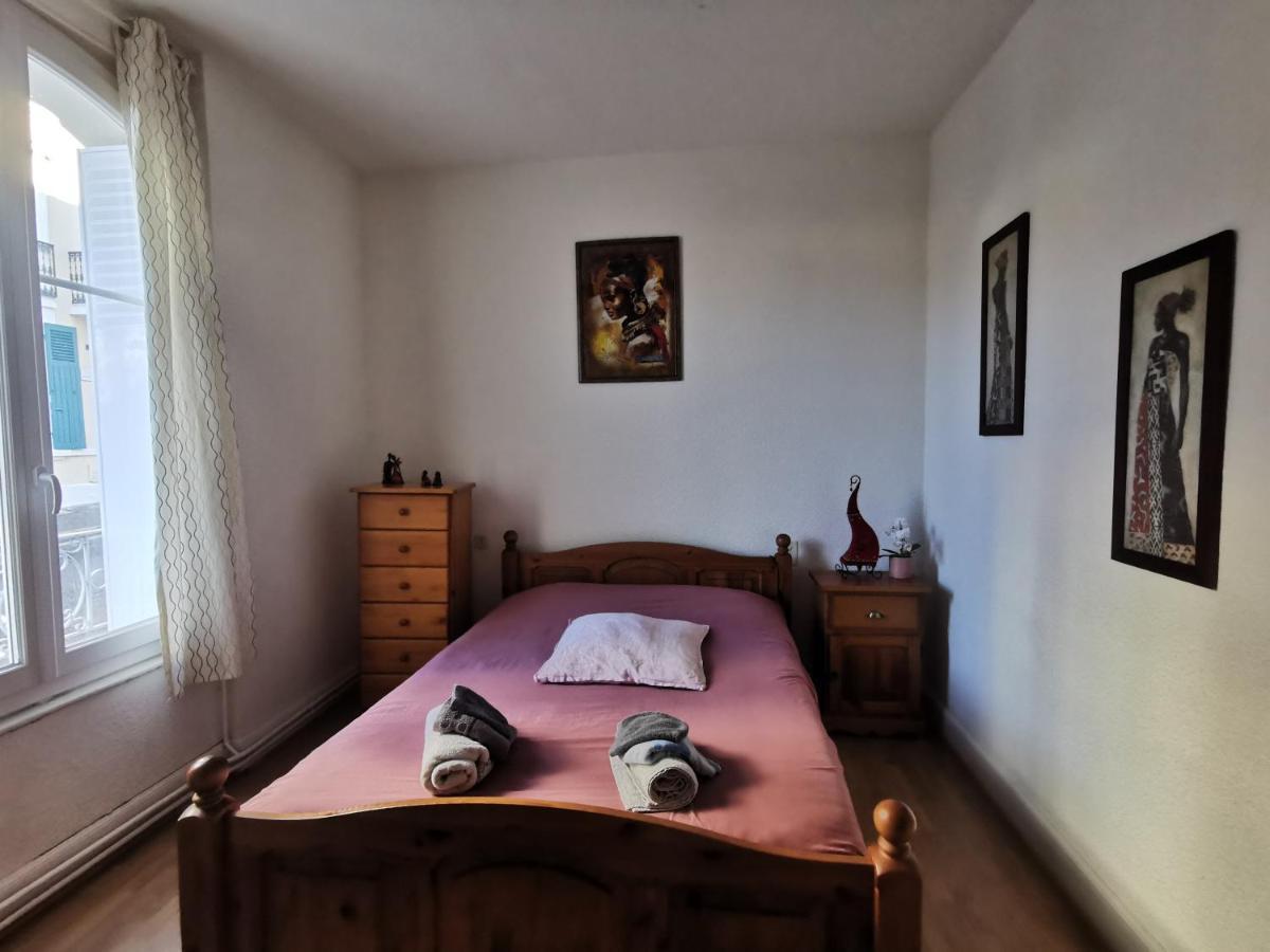 Bel Appartement Tout Equipe! Proche Des Parcs, Avec Sa Cour Privative Et Sa Place De Parking Securisee A 450 M Du Logement Vichy Exterior foto